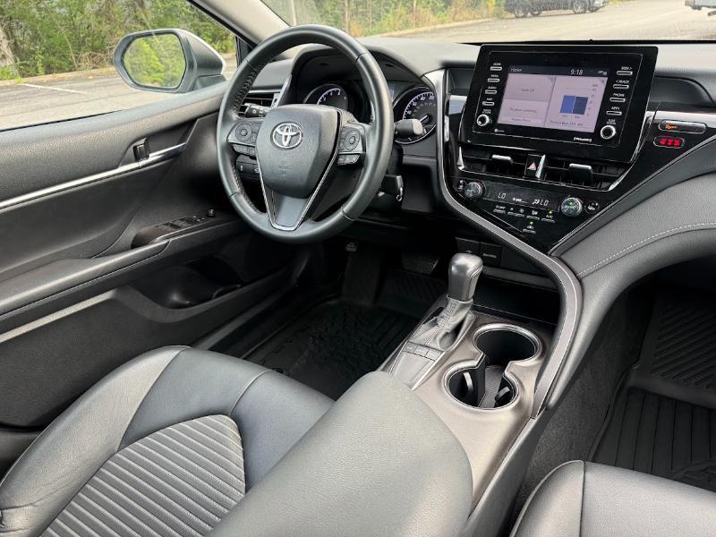 Toyota Camry SE 2023