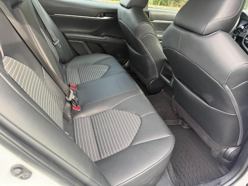 Toyota Camry SE 2023