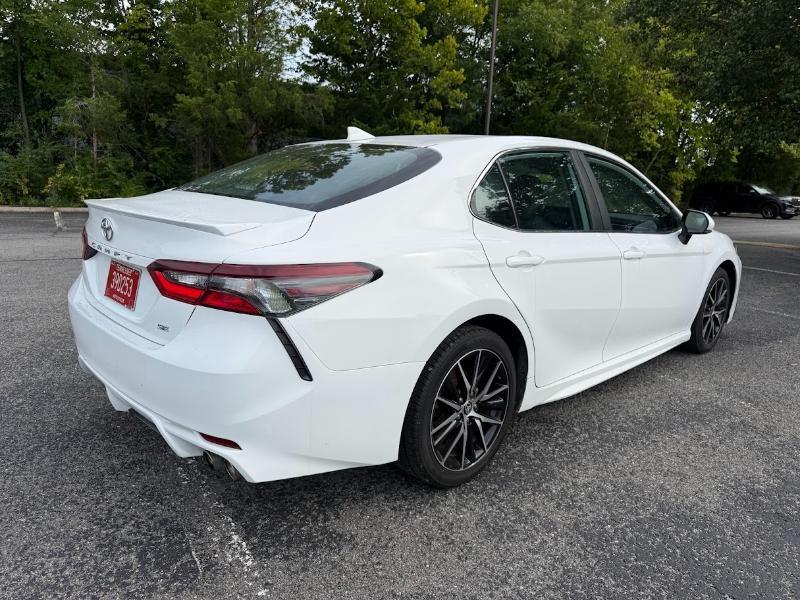 Toyota Camry SE 2023