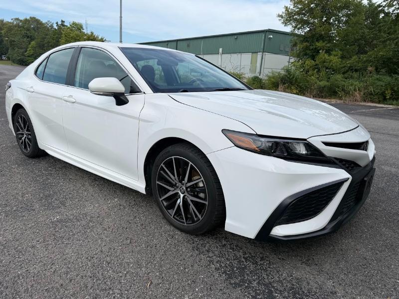 Toyota Camry SE 2023