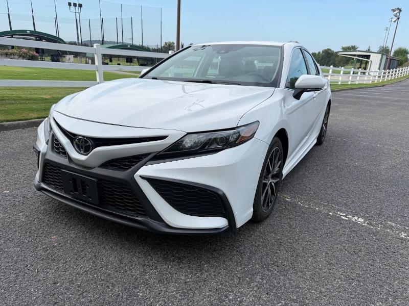 Toyota Camry SE 2023