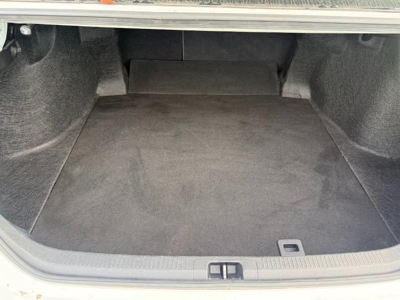 Toyota Camry SE 2023