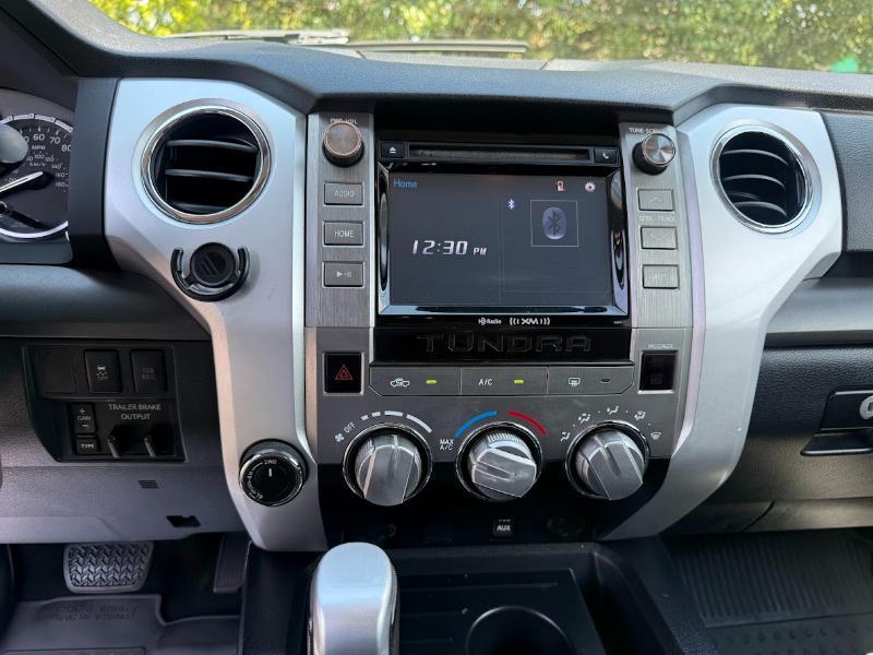 Toyota Tundra SR5 5.7L V8 CrewMax 4WD 2017