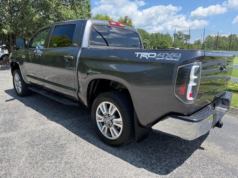 Toyota Tundra SR5 5.7L V8 CrewMax 4WD 2017