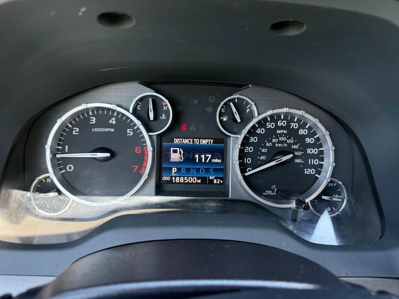 Toyota Tundra SR5 5.7L V8 CrewMax 4WD 2017