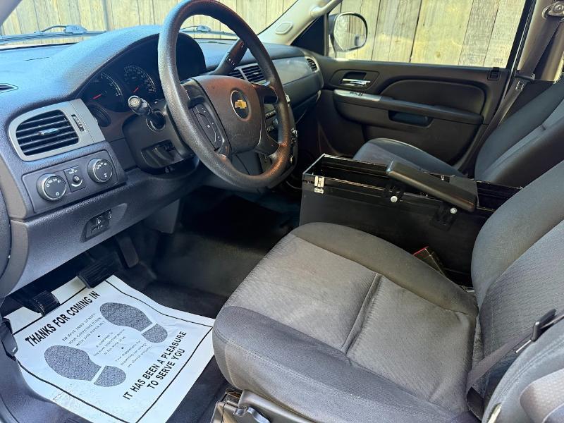 Chevrolet Suburban 2500 4WD LS 2011