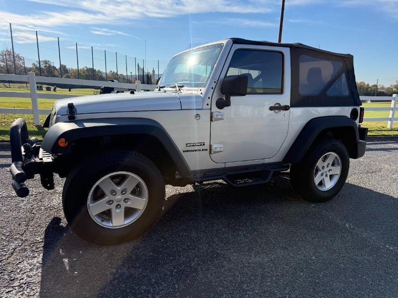 Jeep Wrangler Sport 4WD 2011