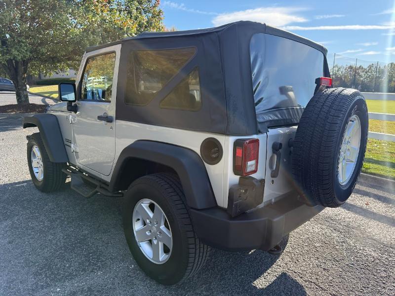 Jeep Wrangler Sport 4WD 2011
