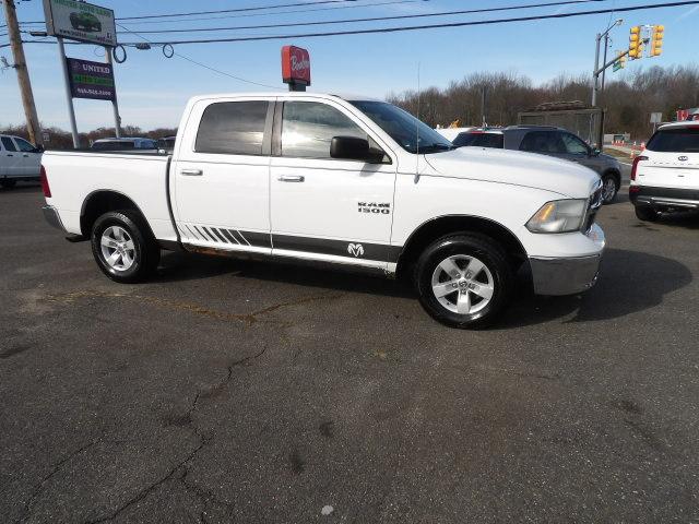 RAM 1500 4WD Crew Cab 140.5" SLT 2013