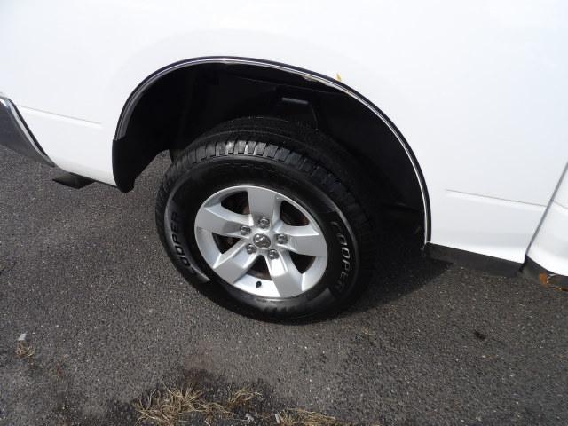 RAM 1500 4WD Crew Cab 140.5" SLT 2013