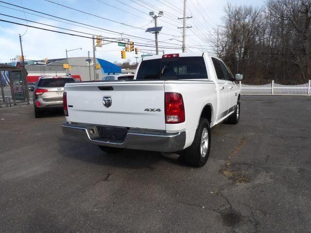 RAM 1500 4WD Crew Cab 140.5" SLT 2013