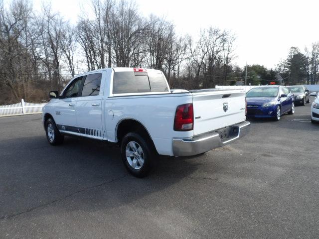 RAM 1500 4WD Crew Cab 140.5" SLT 2013