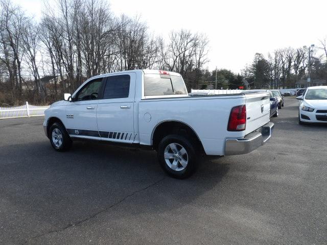RAM 1500 4WD Crew Cab 140.5" SLT 2013