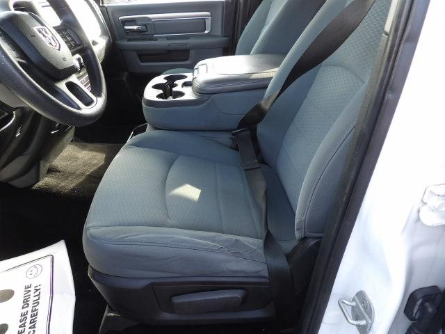 RAM 1500 4WD Crew Cab 140.5" SLT 2013