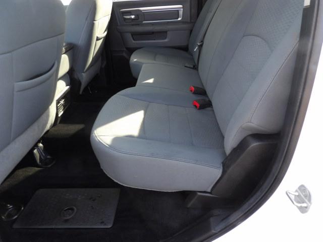 RAM 1500 4WD Crew Cab 140.5" SLT 2013