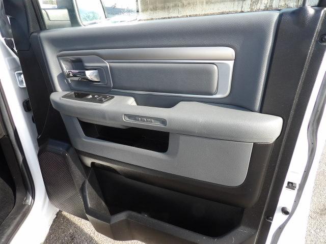 RAM 1500 4WD Crew Cab 140.5" SLT 2013