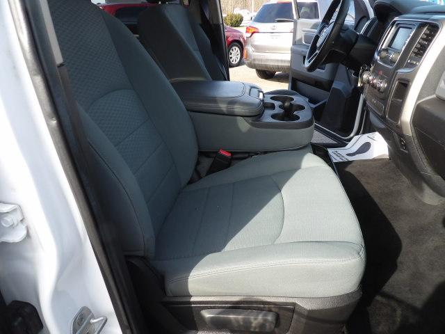 RAM 1500 4WD Crew Cab 140.5" SLT 2013