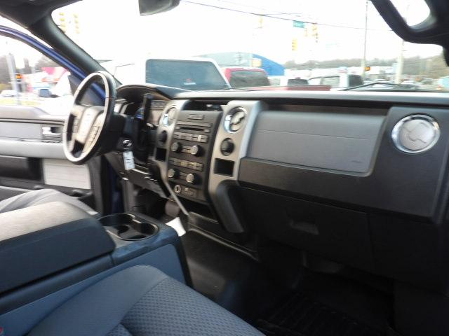 Ford F-150 4WD SuperCrew 145" Platinum 2012