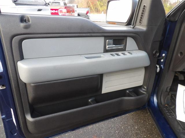 Ford F-150 4WD SuperCrew 145" Platinum 2012