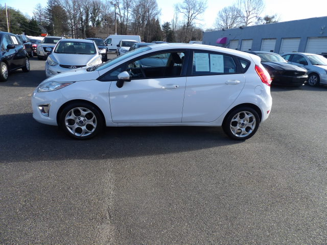 Ford Fiesta 5dr HB SES 2012