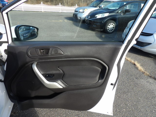 Ford Fiesta 5dr HB SES 2012