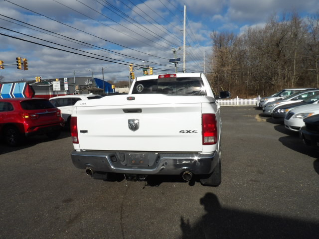 Dodge Ram 1500 4WD Crew Cab 140.5" Laramie 2010
