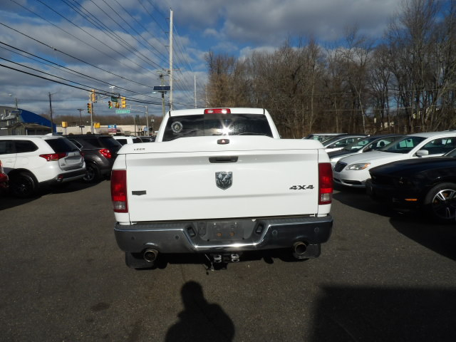 Dodge Ram 1500 4WD Crew Cab 140.5" Laramie 2010
