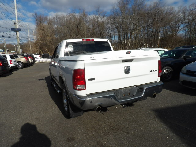 Dodge Ram 1500 4WD Crew Cab 140.5" Laramie 2010