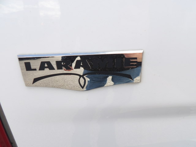 Dodge Ram 1500 4WD Crew Cab 140.5" Laramie 2010