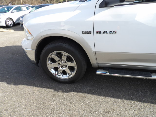 Dodge Ram 1500 4WD Crew Cab 140.5" Laramie 2010