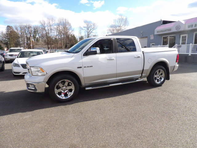 Dodge Ram 1500 4WD Crew Cab 140.5" Laramie 2010