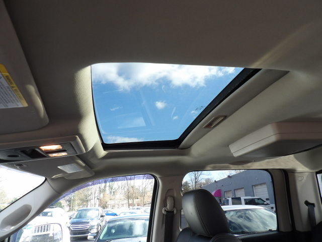 Dodge Ram 1500 4WD Crew Cab 140.5" Laramie 2010