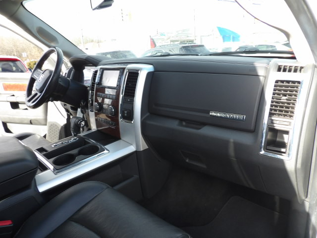 Dodge Ram 1500 4WD Crew Cab 140.5" Laramie 2010