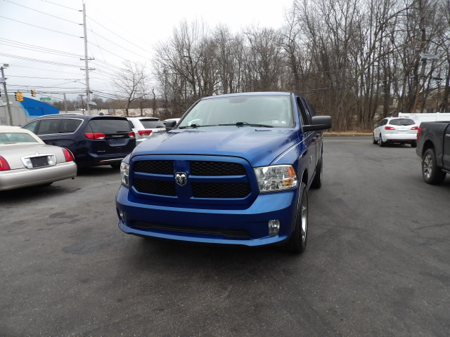RAM 1500 Express 4x4 Quad Cab 6'4" Box 2018