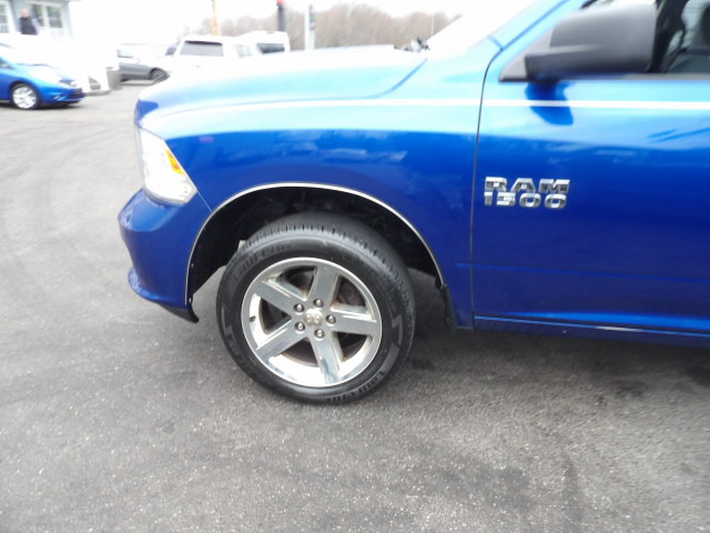 RAM 1500 Express 4x4 Quad Cab 6'4" Box 2018