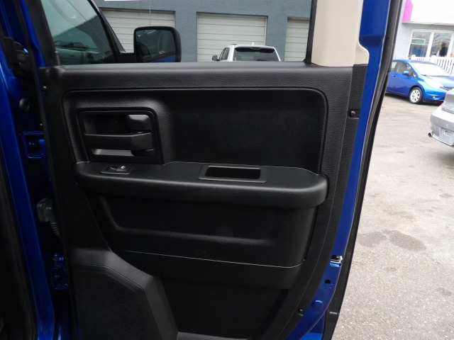 RAM 1500 Express 4x4 Quad Cab 6'4" Box 2018