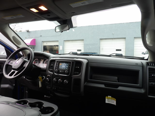 RAM 1500 Express 4x4 Quad Cab 6'4" Box 2018