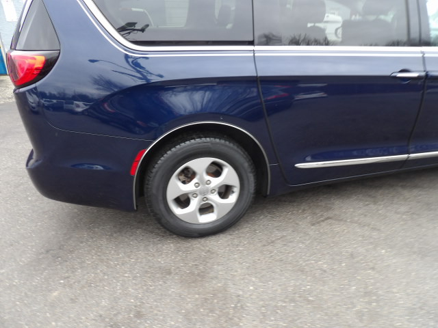 Chrysler Pacifica Touring-L Plus FWD 2017