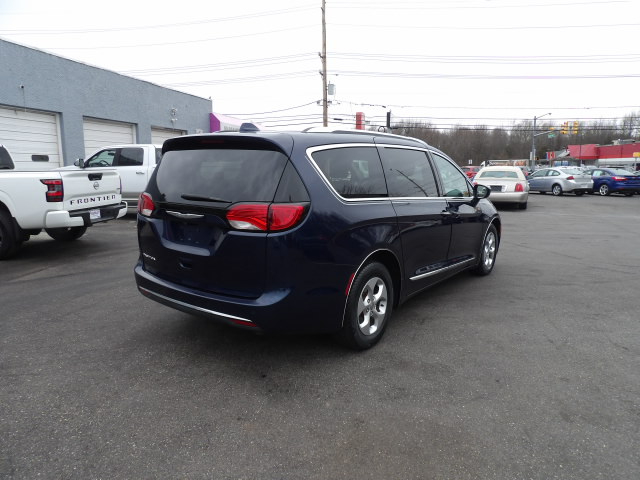 Chrysler Pacifica Touring-L Plus FWD 2017
