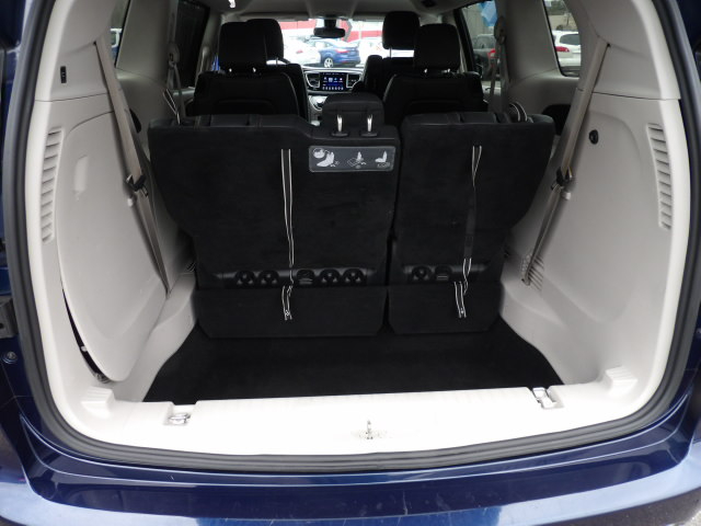 Chrysler Pacifica Touring-L Plus FWD 2017