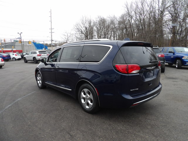 Chrysler Pacifica Touring-L Plus FWD 2017