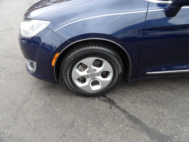 Chrysler Pacifica Touring-L Plus FWD 2017