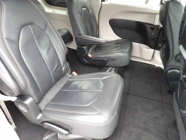 Chrysler Pacifica Touring-L Plus FWD 2017