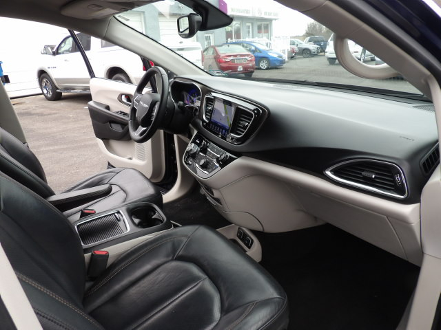 Chrysler Pacifica Touring-L Plus FWD 2017