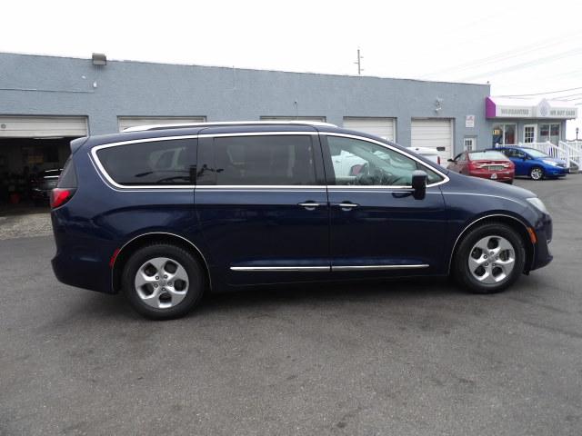 Chrysler Pacifica Touring-L Plus FWD 2017