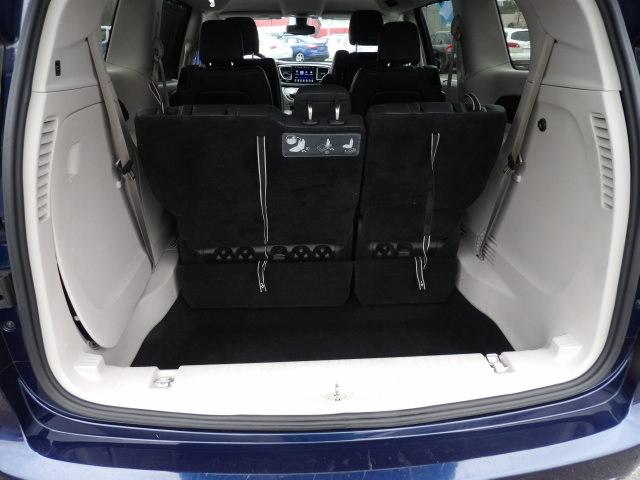 Chrysler Pacifica Touring-L Plus FWD 2017