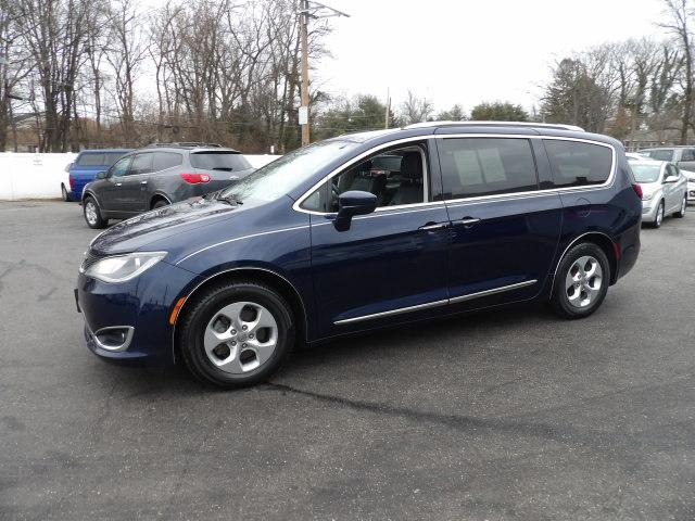 Chrysler Pacifica Touring-L Plus FWD 2017