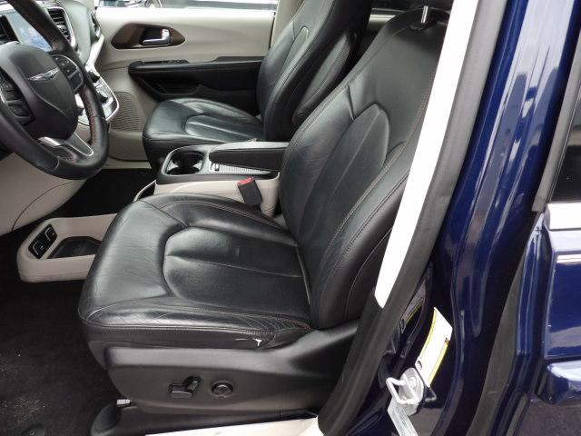 Chrysler Pacifica Touring-L Plus FWD 2017