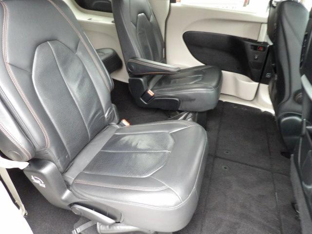 Chrysler Pacifica Touring-L Plus FWD 2017