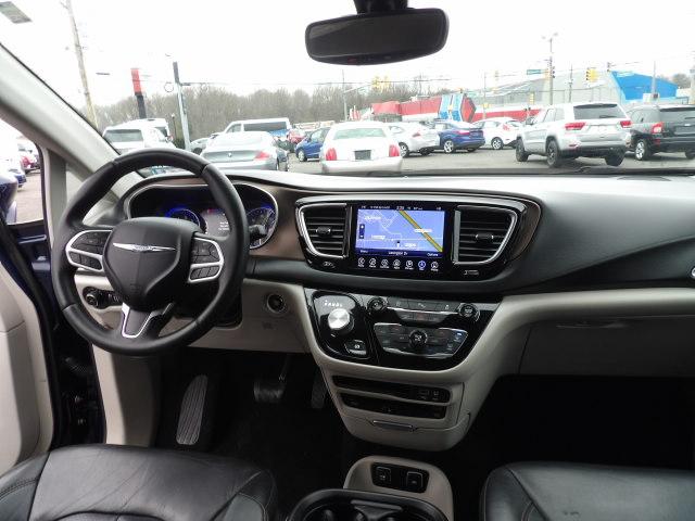 Chrysler Pacifica Touring-L Plus FWD 2017